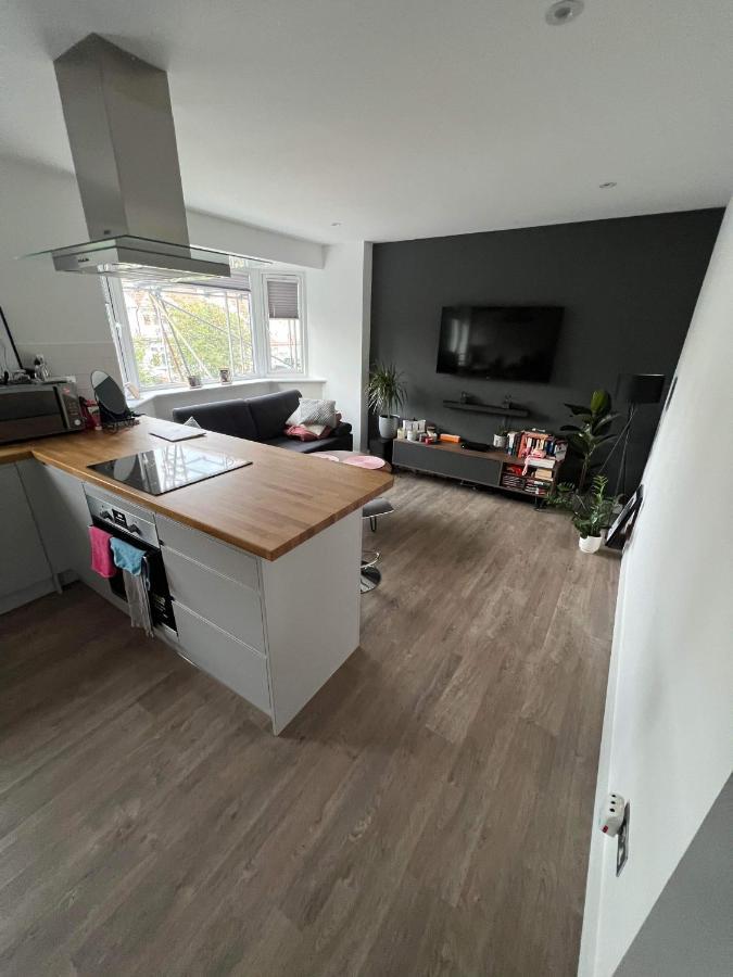 West London Apartment Exterior photo